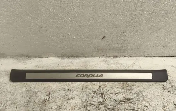Toyota Corolla E120 E130 Front sill trim cover 6791112070