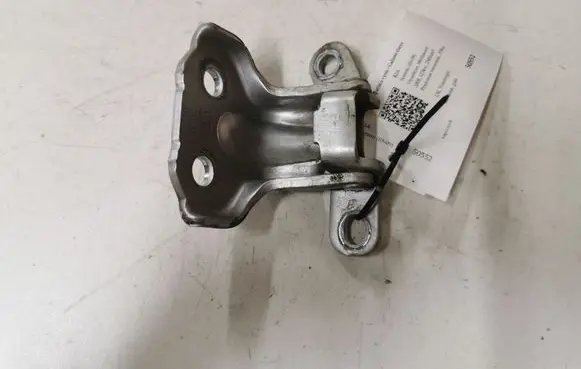 KIA Sorento Rear door lower hinge
