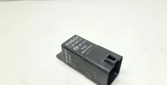 Volvo V60 Glow plug pre-heat relay 0281003047 30785663