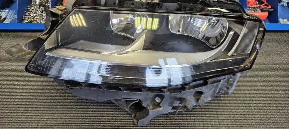 Audi A4 S4 B8 8K Headlight/headlamp