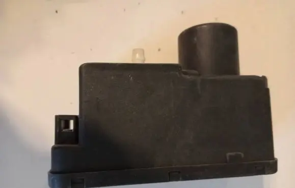 Volkswagen PASSAT B3 Vacuum pump 1H0962257G