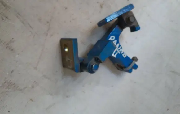 Fiat Panda II Rear door lower hinge