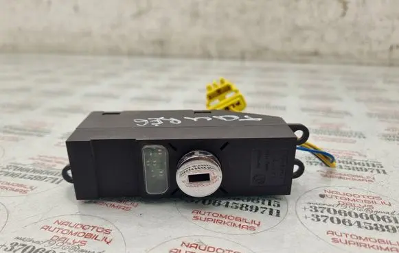 Volkswagen Touareg I Passenger airbag on/off switch 7L6919211