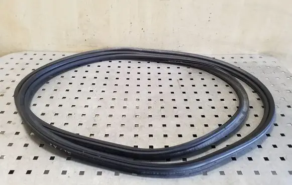 Mini Cooper Countryman R60 Loading door rubber seal (on body) 9801388