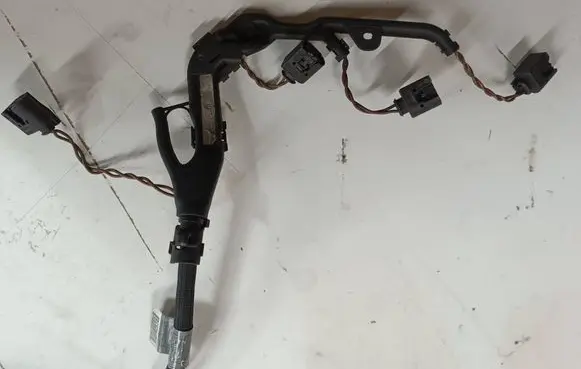 BMW 1 E81 E87 Fuel injector wires 779683101