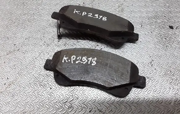 Toyota Avensis T250 Brake pads (front) 