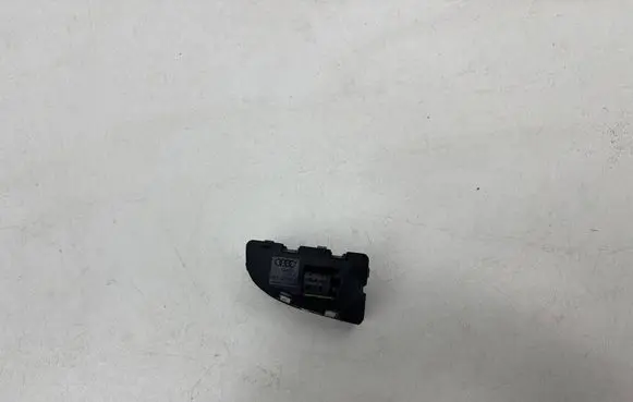 Audi A6 S6 C6 4F Glove box opening button 4F1927227A