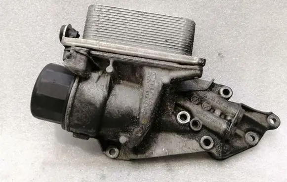 Mercedes-Benz SLK R171 Oil filter mounting bracket A0051510101