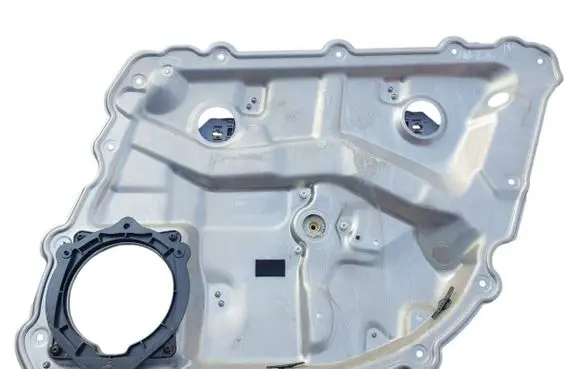 Rear window lifting mechanism without motor