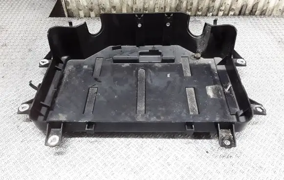 Volkswagen Touareg I Battery tray 7L6915333C