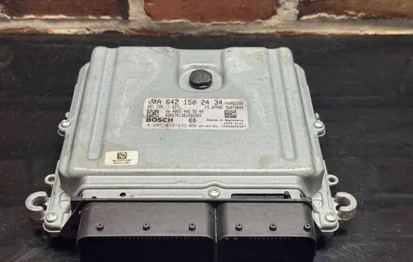 Mercedes-Benz C W204 Engine control unit/module A6421502434 A0034469340