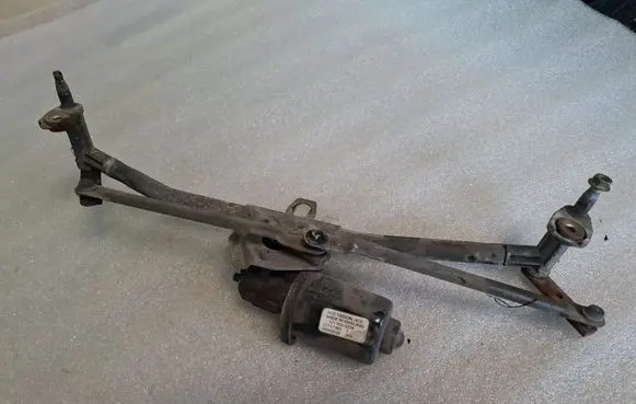 Volkswagen Golf IV Front wiper linkage and motor 1J1955023A