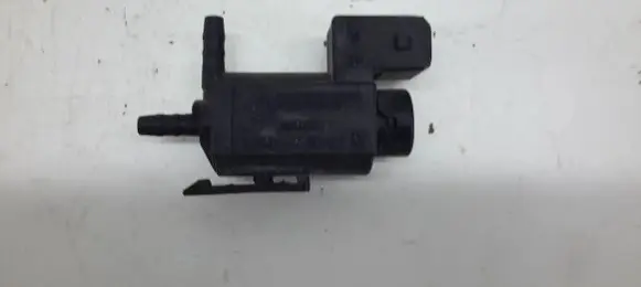BMW 5 E39 Turbo solenoid valve 1742712 72234100 02T308