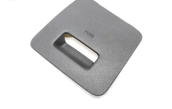Hyundai Santa Fe Fuse box cover S284753000