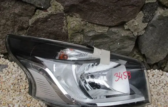 Renault Trafic III (X82) Headlight/headlamp 260108047R