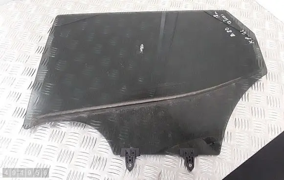 Nissan Qashqai Rear door window glass 43R002092