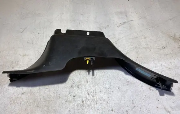 (B) pillar trim (bottom)