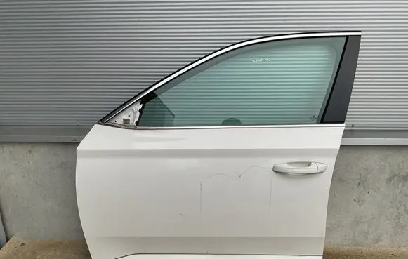 Skoda Superb B8 (3V) Front door LF9E