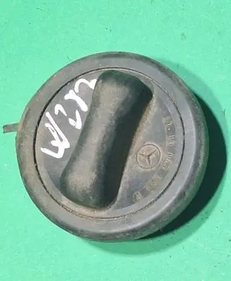 Mercedes-Benz C W203 Fuel tank cap
