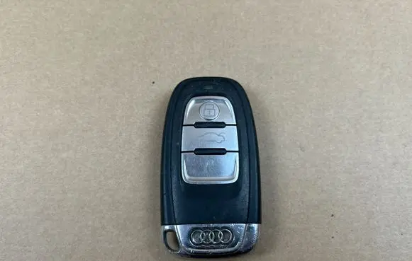 Audi A5 8T 8F Ignition key/card 8T0959754D
