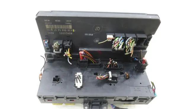 Mercedes-Benz Vito Viano W639 SAM control unit 6395450201
