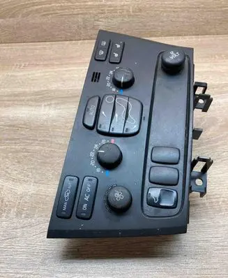 Volvo V70 Climate control unit 8691876 03W21E