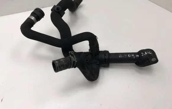 Audi A4 S4 B8 8K Engine coolant pipe/hose 8K0122293B