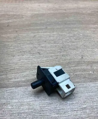 Mercedes-Benz E W211 Front door sensor 2028209410 30011501