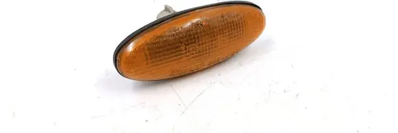 Ford Mondeo MK II Front fender indicator light 0464120