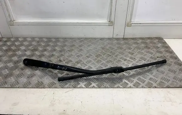 BMW 5 F10 F11 Windshield/front glass wiper blade 7182459