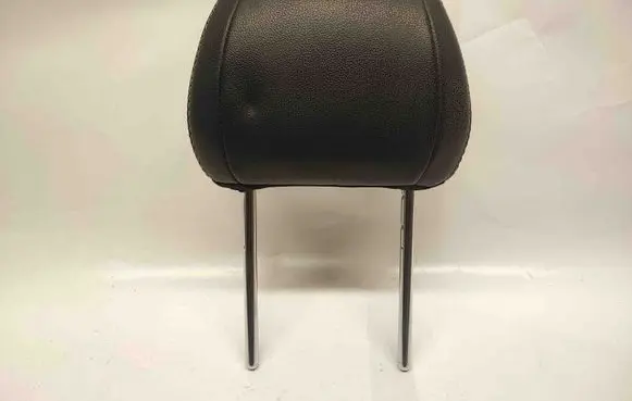 Ford Mustang VI Front seat headrest 