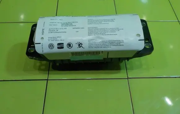 Volkswagen Scirocco Passenger airbag 1K0880204L