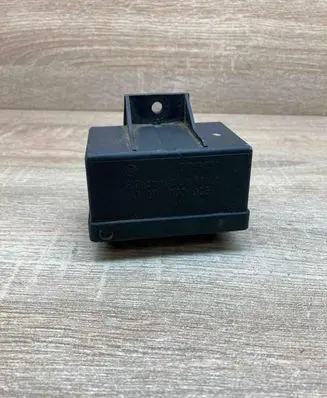 Peugeot 806 Glow plug pre-heat relay 0281003005