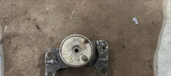 Volvo V50 Gearbox mount 585183