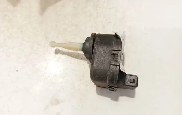 Audi 80 90 S2 B4 Headlight level adjustment motor 0307852308 8a0941295b