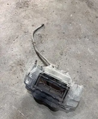 Mitsubishi Shogun Front brake caliper 4605B705