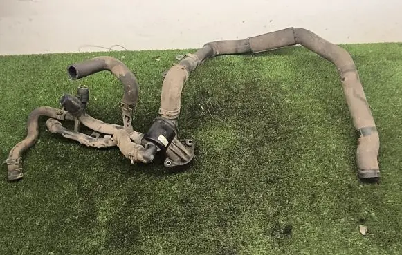 Volkswagen Amarok Engine coolant pipe/hose 03L121049G