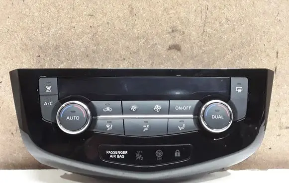 Nissan Qashqai Climate control unit 275004EA0A