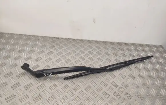 Lexus RX 300 Front wiper blade arm 6777