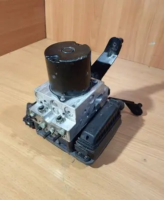 BMW 5 E60 E61 ABS Pump 6784151 6784153 6774679