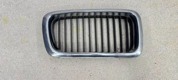 BMW 7 E38 Bonnet/hood grill 8125812 51138125812 8125816