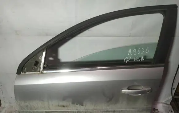 Opel Vectra C Front door pilkos