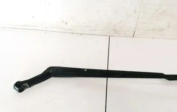 Toyota Corolla Verso E121 Front wiper blade arm