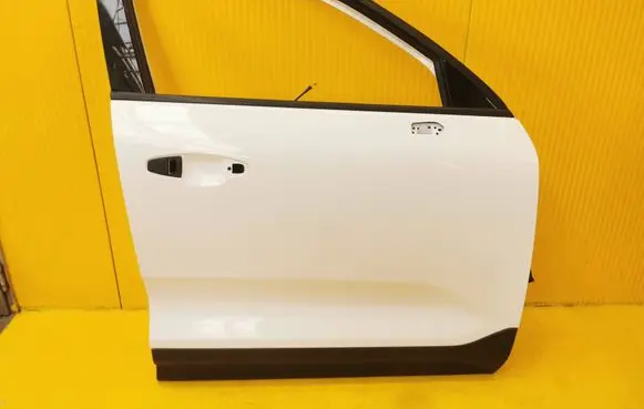 Volvo XC40 Front door