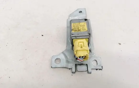 Mazda 626 Airbag deployment crash/impact sensor GG3E57KD0B 9K05B
