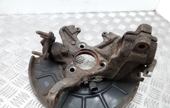 Volkswagen Golf VI Front wheel hub