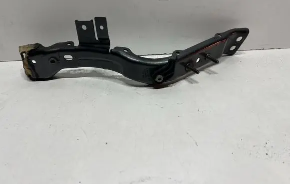 Audi A8 S8 D5 Fender mounting bracket 4N0821136B