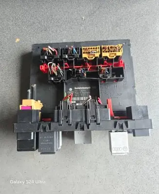 Volkswagen Caddy Comfort/convenience module 1K0937049K H30S0701 00712945
