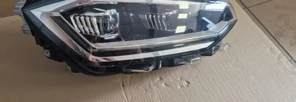 Volkswagen Golf Sportsvan Headlight/headlamp 517941082
