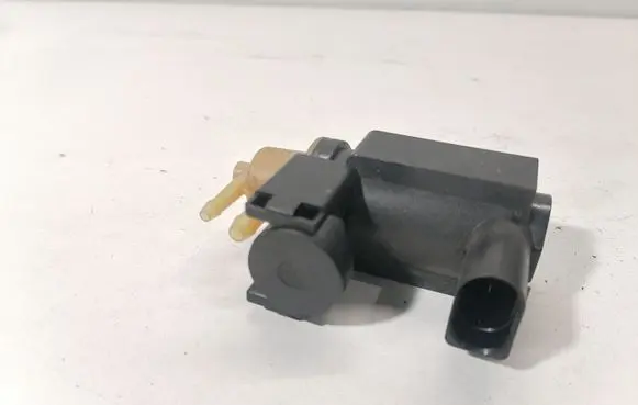 Volvo XC90 Turbo solenoid valve 31339808
